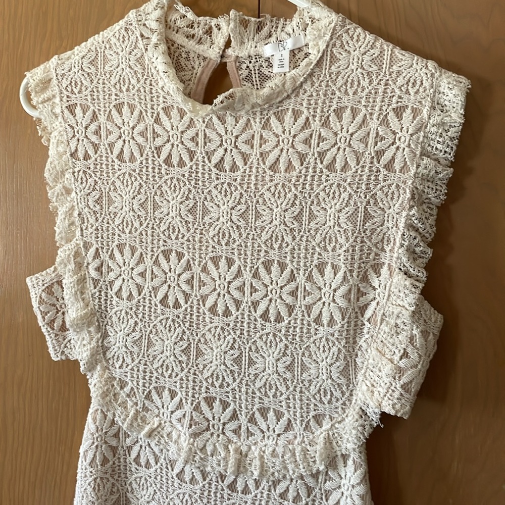 🤍 NWT Lace Dress 🤍 - Picture 2 of 9